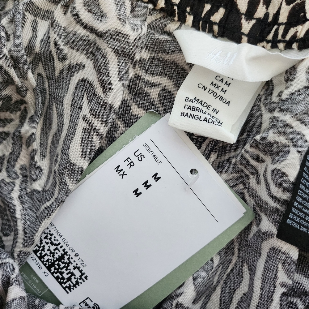NWT H&M Crop Pull-On Pants Black Zebra Print - Picture 3 of 5